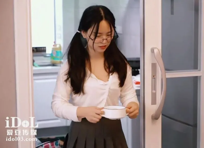 Con nhỏ về quê ăn tết bị bố dượng địt vì càng lớn càng ngon