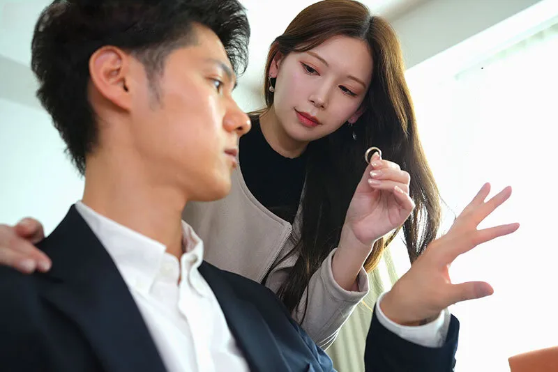 Người vợ đi đi giã ngoại, người chồng ở nhà bị nhỏ em người vợ gạ trả bài không trượt phát nào
